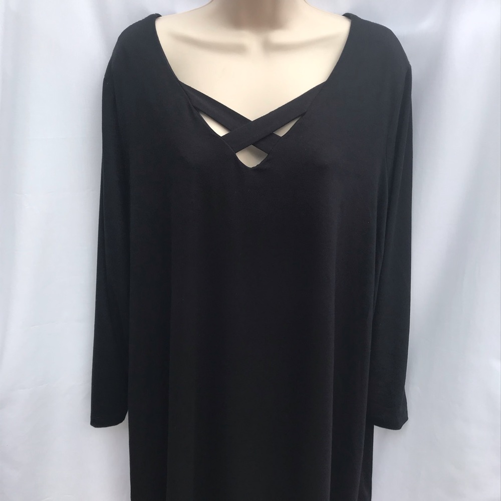 Kim Rogers Curvy Black Top